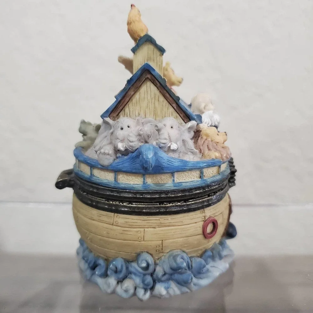 Vintage Noah's Ark Jewelry Trinket Box 3.5